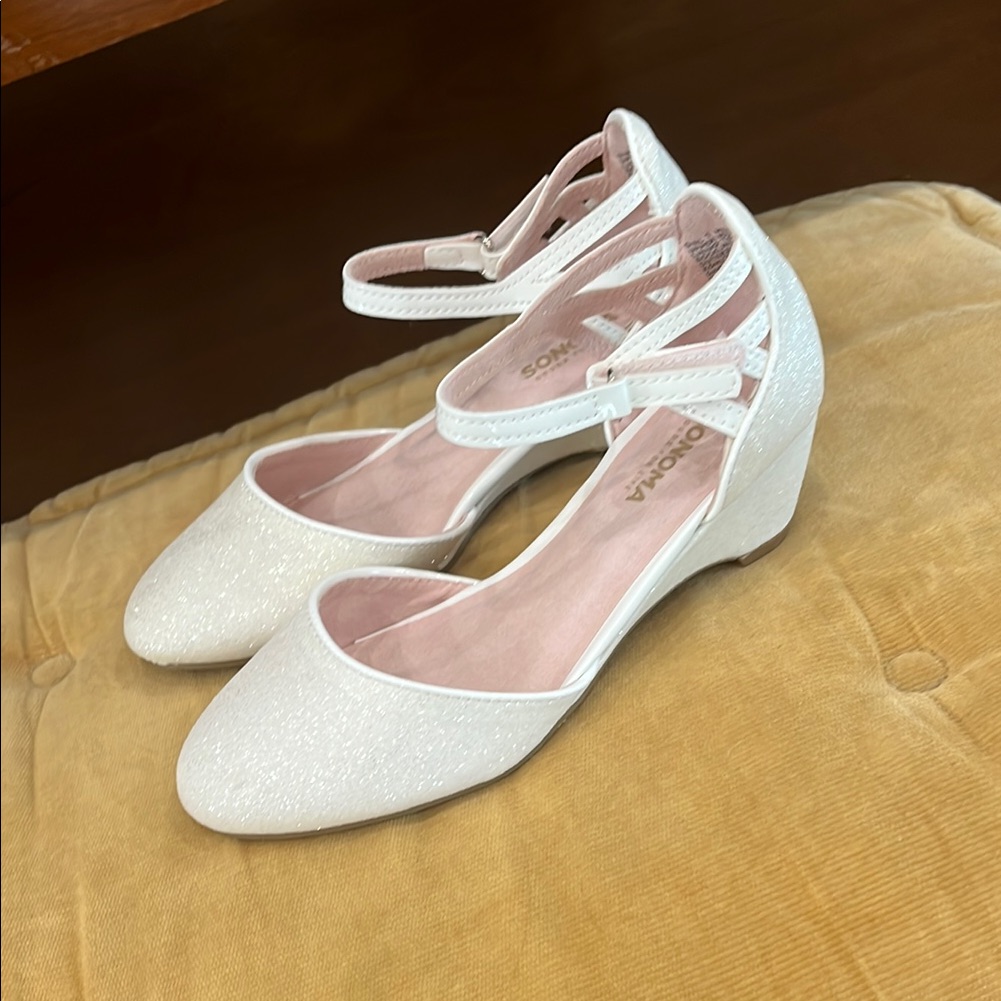 Elegant White Girls Shoes